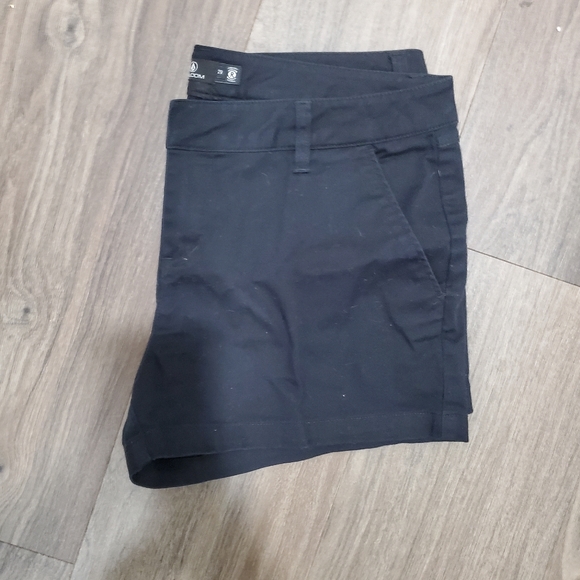 Juniors Volcom Frochickie Low-Rise Shorts - Picture 1 of 3